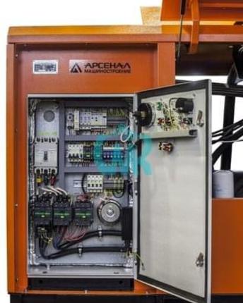 Винтовой электрический компрессор ЗИФ-СВЭ-10,2/1,0 в кожухе*